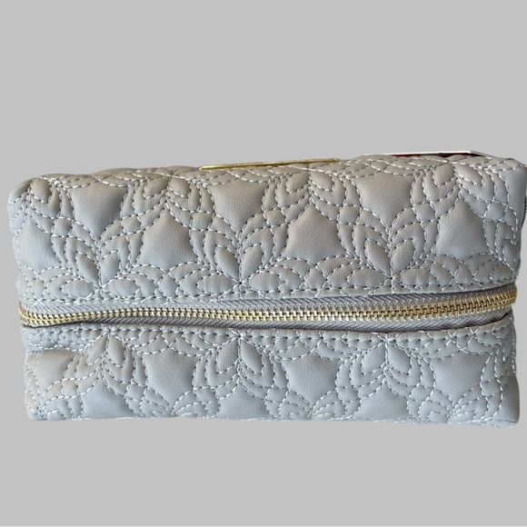 Vince Camuto Quilted Makeup Toiletries Travel Bag - Picture 7 of 10